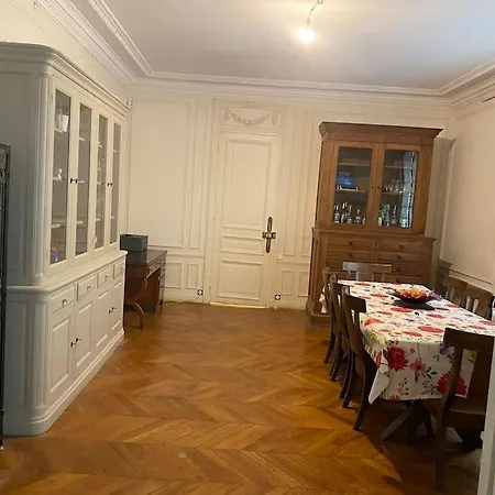- - 16eme Lägenhet *