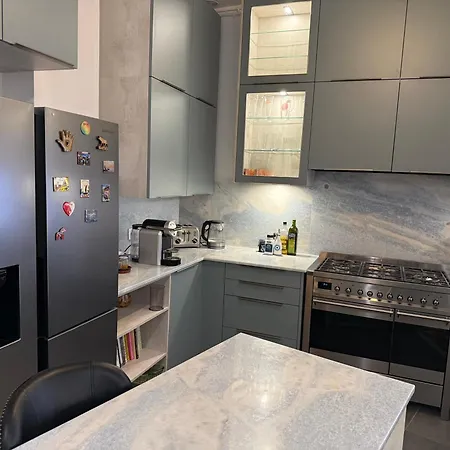 - - 16eme Apartment Paris